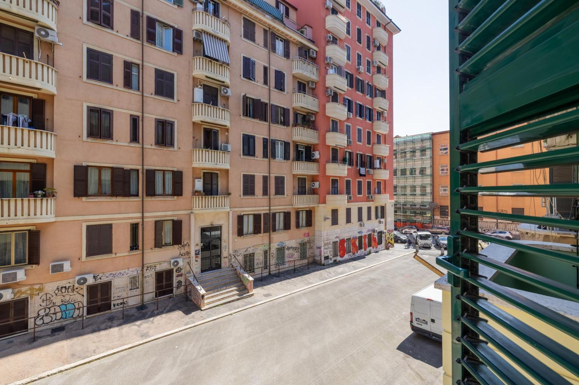 Domus Ponte Lungo Apartment